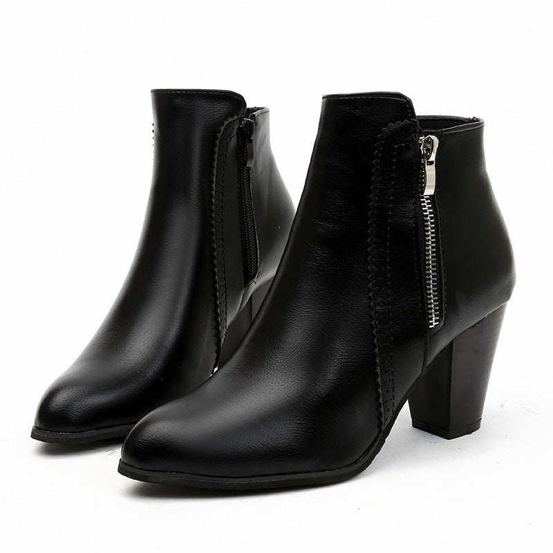 Bottines noires à talon épais – Chic & moderne