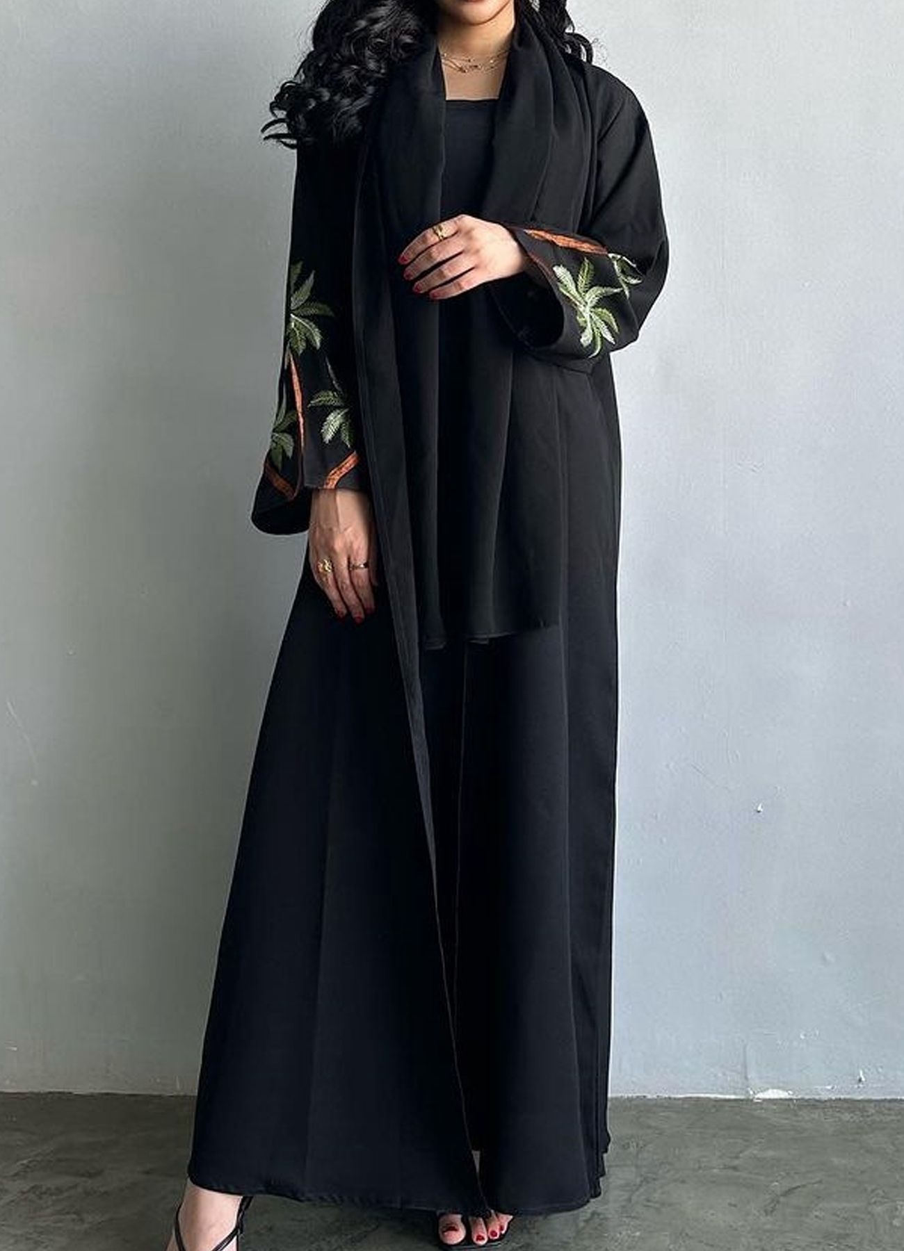 Abaya Luxe au Style Traditionnel – Élégance & Confort pour Femme