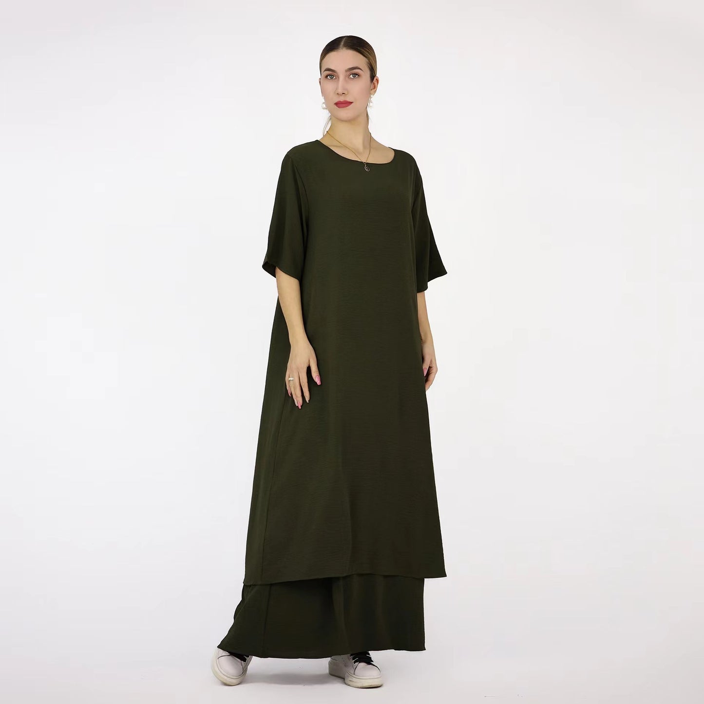 Ensemble Deux Pièces Abaya Moderne alliant Élégance, Fluidité et Confort Quotidien