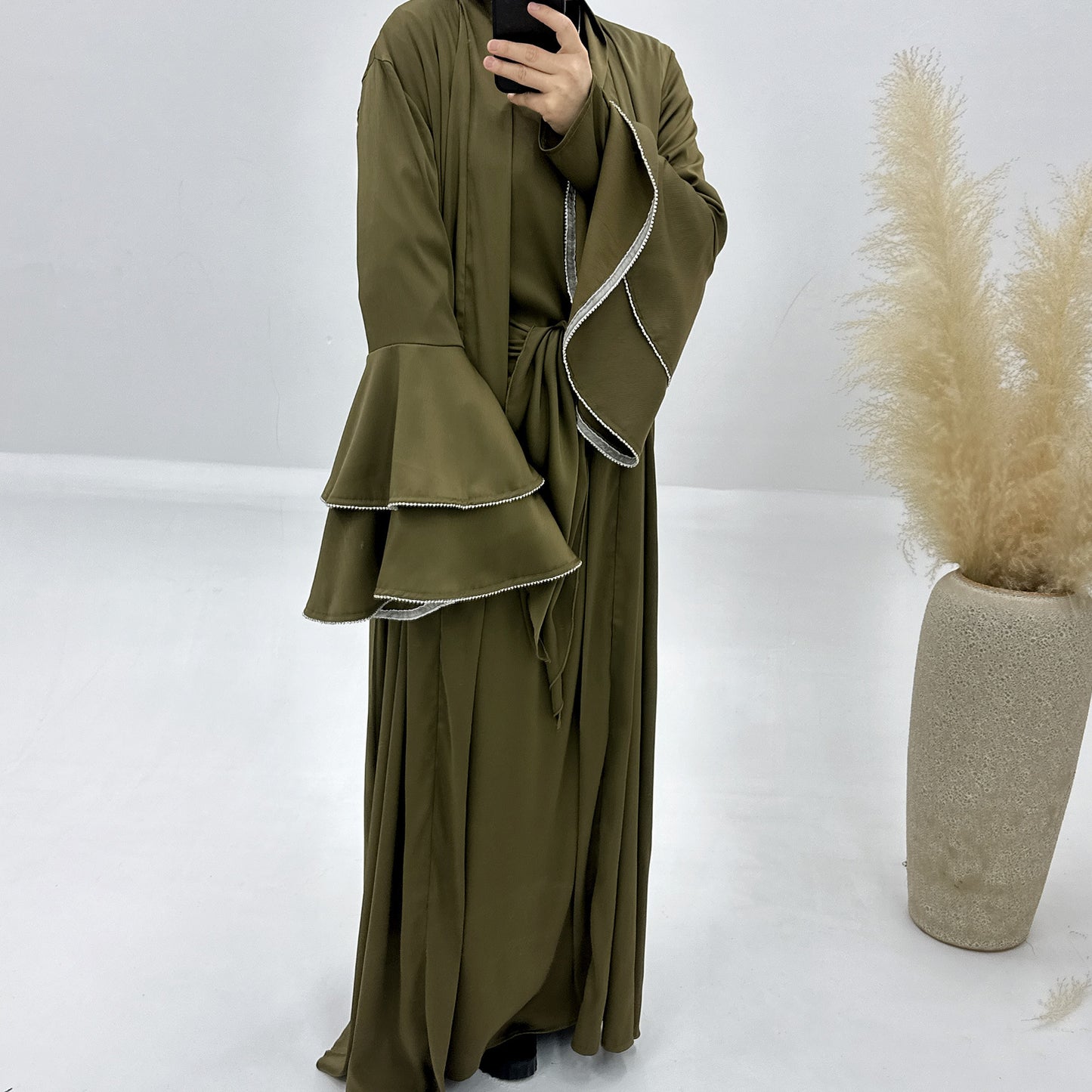 Abaya Fluide Élégante – Confort & Style Intemporel