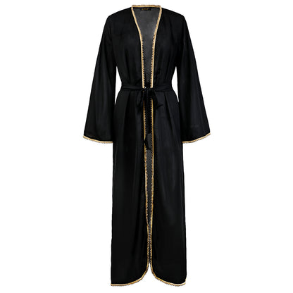 Robe Longue Ouverte Femme Hijab – Abaya Moderne avec Ceinture et Détails Dorés