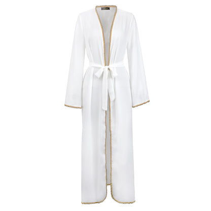 Robe Longue Ouverte Femme Hijab – Abaya Moderne avec Ceinture et Détails Dorés