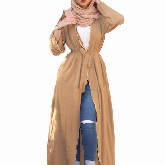 Robe Longue Ouverte Femme Hijab – Abaya Moderne avec Ceinture et Détails Dorés