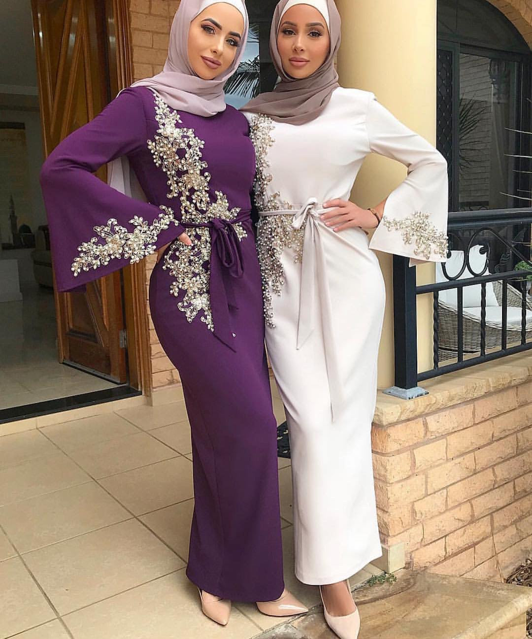Robe Longue Élégante à Broderies Fines – Tenue de Soirée Chic et Modeste