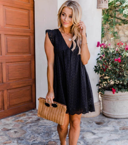 Robe en dentelle à col V ajouré