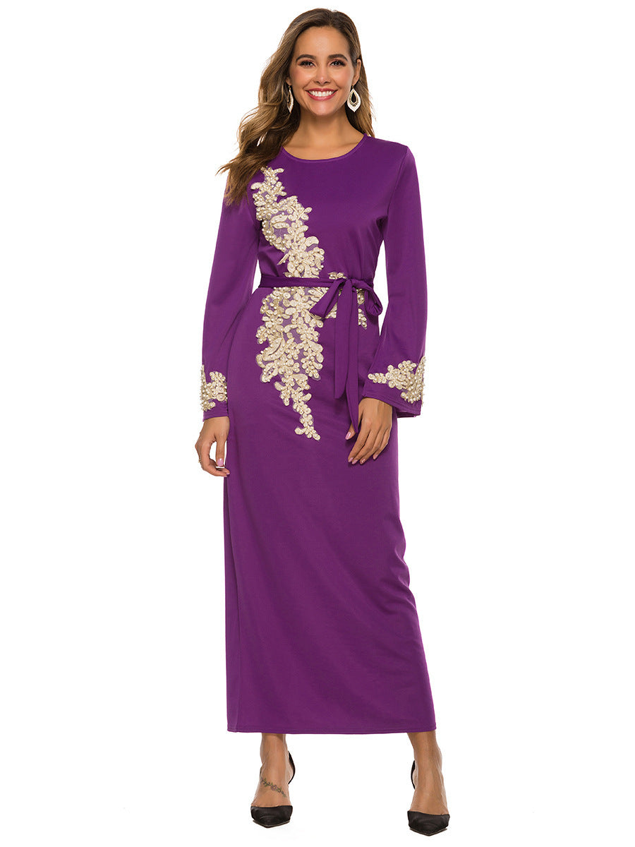 Robe Longue Élégante à Broderies Fines – Tenue de Soirée Chic et Modeste