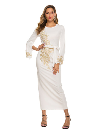 Robe Longue Élégante à Broderies Fines – Tenue de Soirée Chic et Modeste