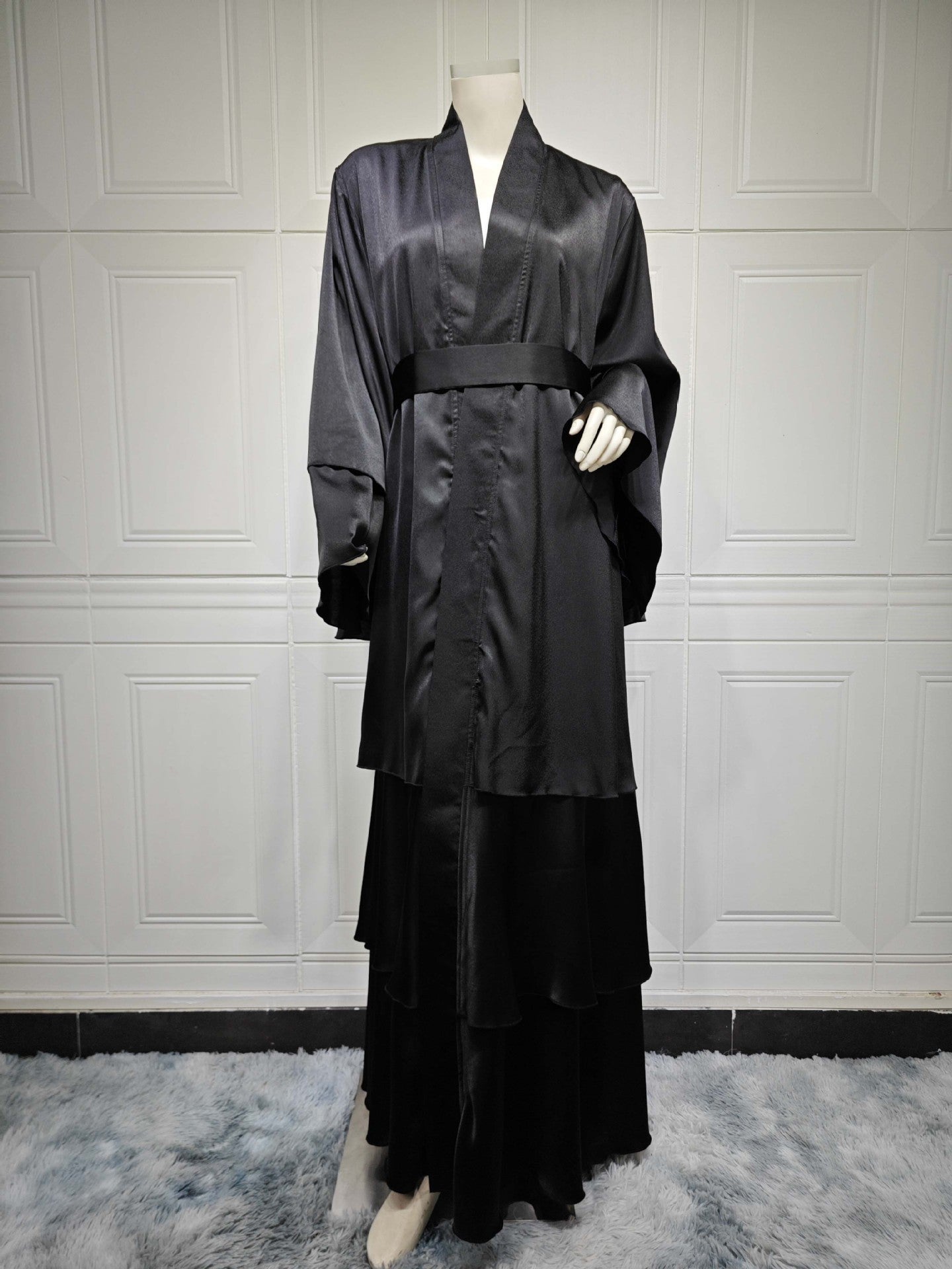 Robe Satinée Modeste Femme Élégante – Abaya Longue à Volants Hijab Inclus