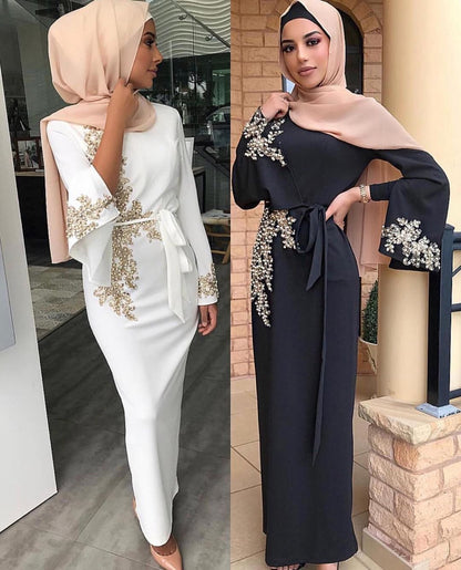 Robe Longue Élégante à Broderies Fines – Tenue de Soirée Chic et Modeste