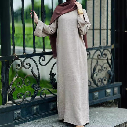 Robe Longue Modeste Femme – Coupe Droite Élégante et Tissu Texturé