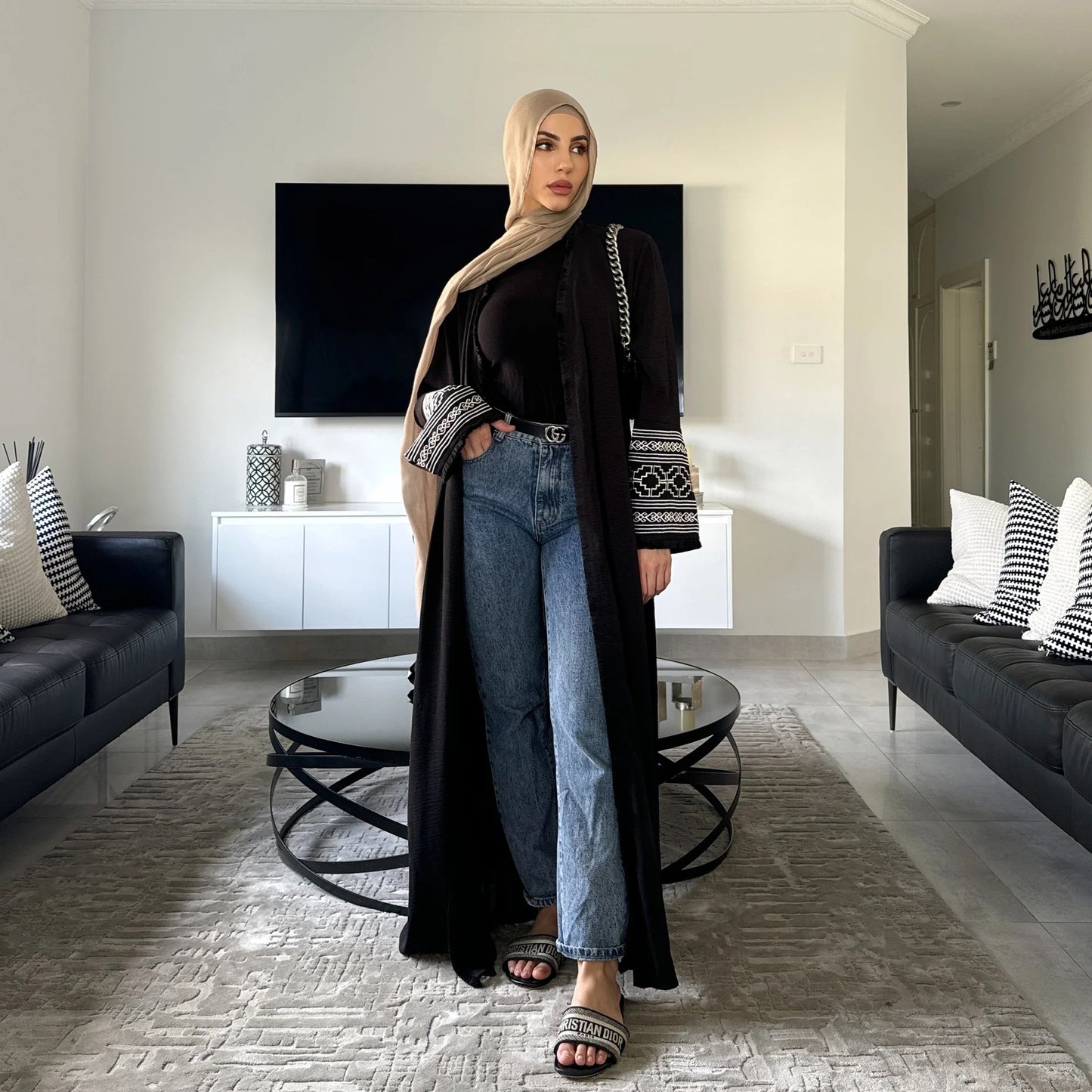 Tenue Abaya Deux Pièces avec Broderies Élégantes
