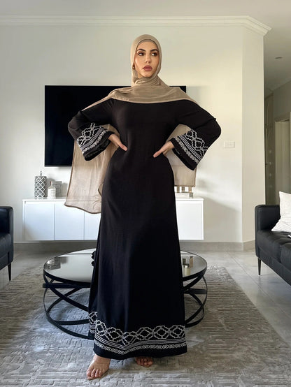 Tenue Abaya Deux Pièces avec Broderies Élégantes