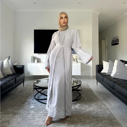 Tenue Abaya Deux Pièces avec Broderies Élégantes