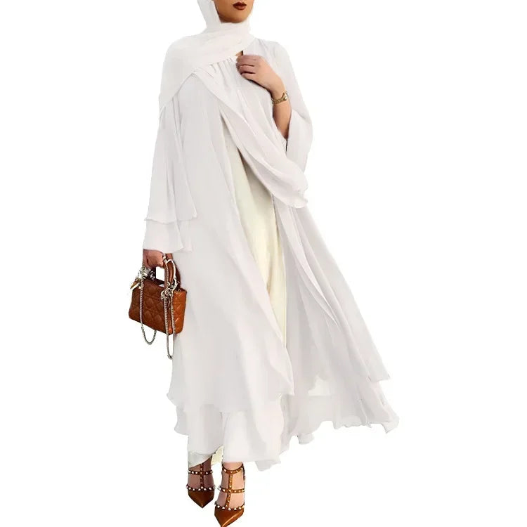 Abaya Élégante à Coupe Fluide et Détails Raffinés