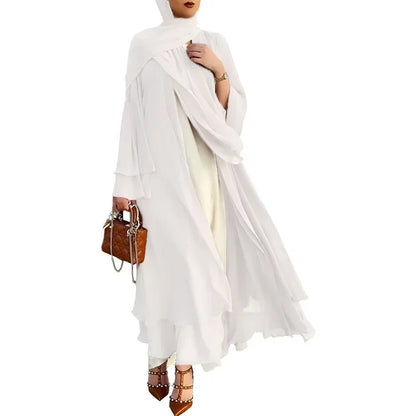 Abaya Élégante à Coupe Fluide et Détails Raffinés