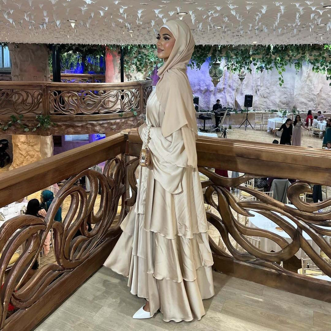 Robe Satinée Modeste Femme Élégante – Abaya Longue à Volants Hijab Inclus